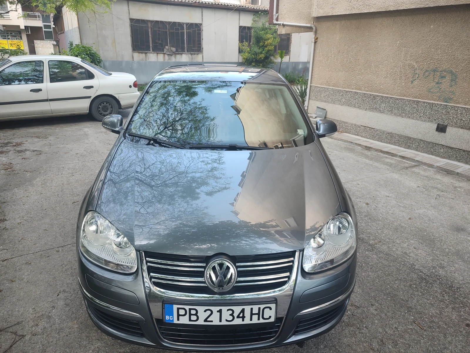VW Jetta 1.6 102 К.С, снимка 1