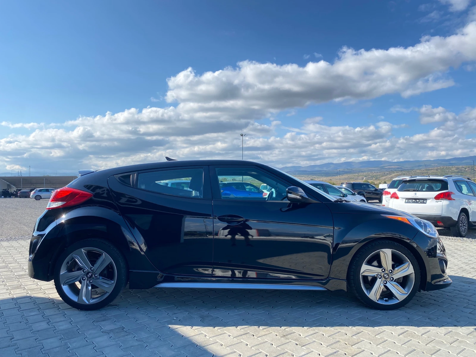 Hyundai Veloster  1.6turbo - изображение 4