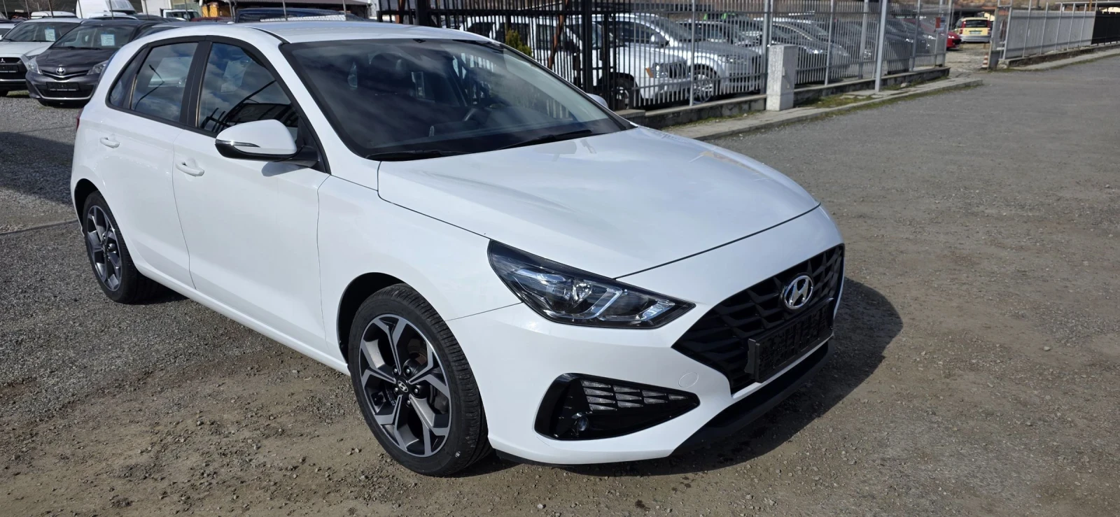 Hyundai I30 1.5 GDI-110hp, снимка 4 - Автомобили и джипове - 50218000