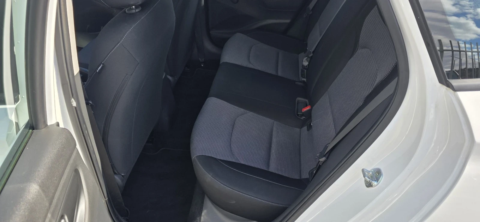 Hyundai I30 1.5 GDI-110hp, снимка 10 - Автомобили и джипове - 50218000