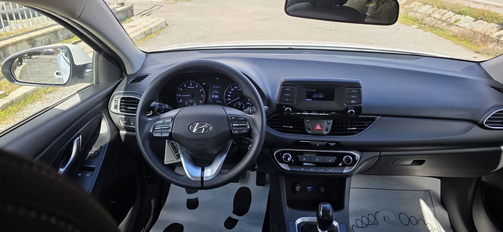 Hyundai I30 1.5 GDI-110hp, снимка 11 - Автомобили и джипове - 50218000