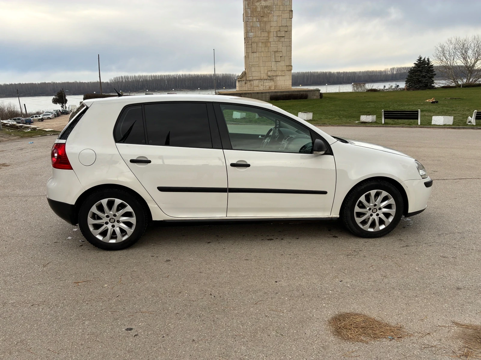 VW Golf 5  4x4 2.0TDi BMM 140�.�. | Mobile.bg � ����������� 5