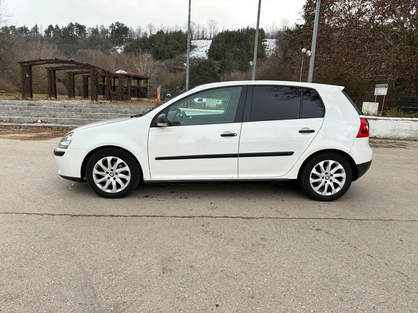 VW Golf 5  4x4 2.0TDi BMM 140�.�. | Mobile.bg � ����������� 2
