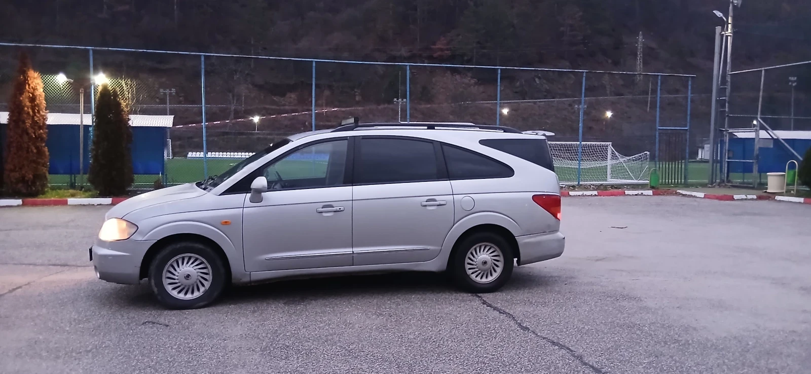 SsangYong Rodius 2.7XDI - изображение 2