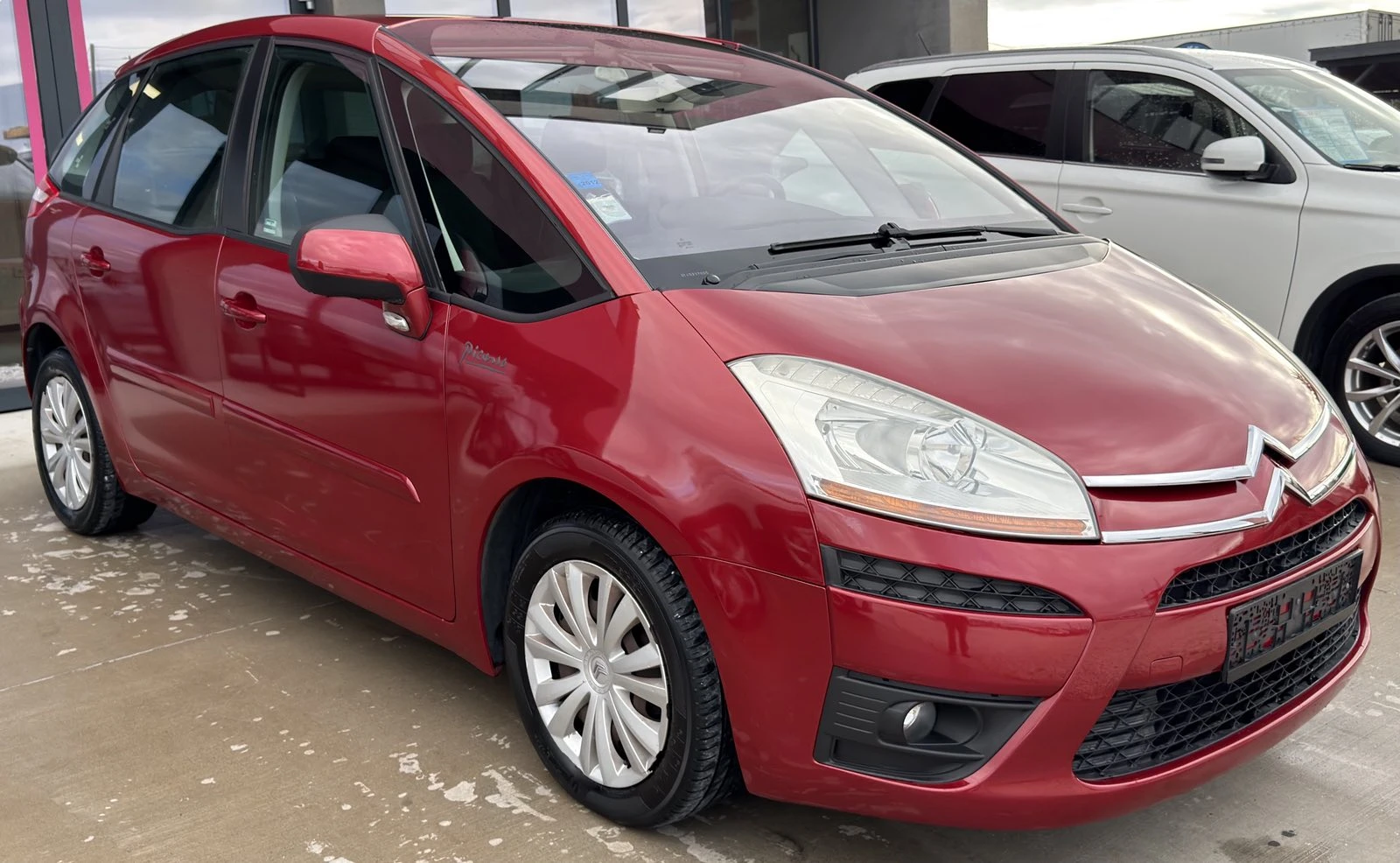 Citroen C4 Picasso 1.8i Газов инжекцион - изображение 3