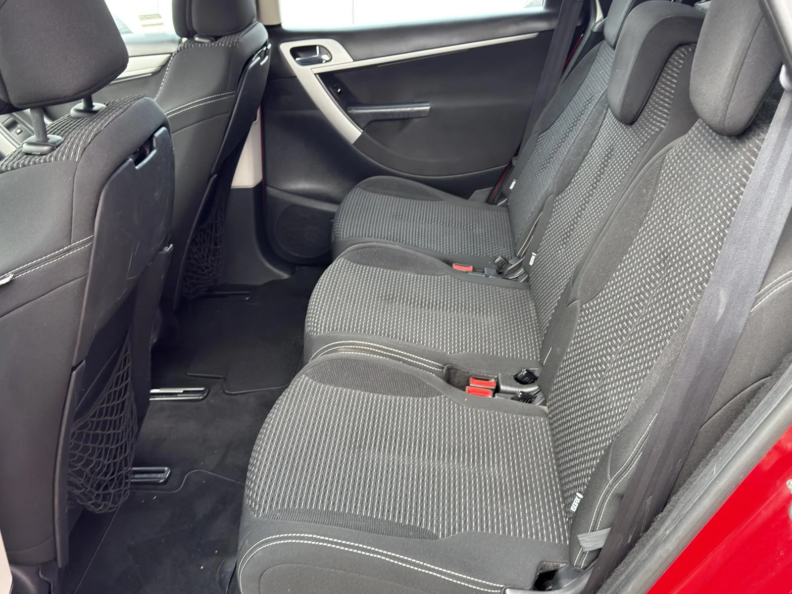 Citroen C4 Picasso 1.8i Газов инжекцион - изображение 8