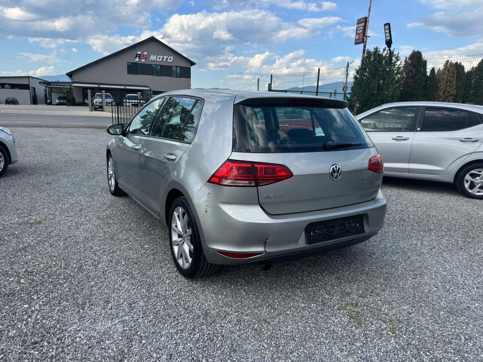 VW Golf VII 1.6TDi Highline , снимка 5 - Автомобили и джипове - 54346043