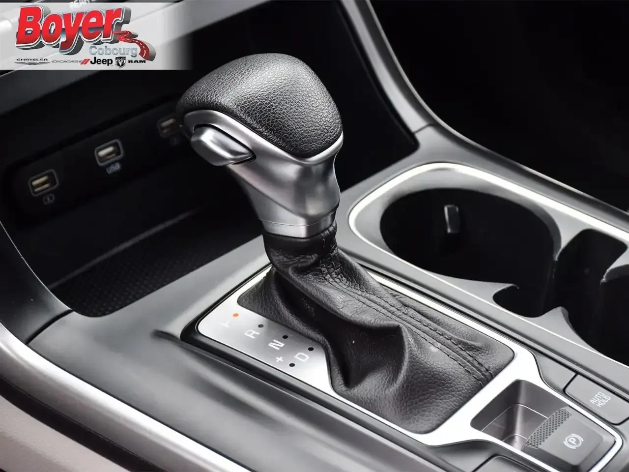 Kia Carnival 1 СОБСТВЕНИК , снимка 9 - Автомобили и джипове - 54364029