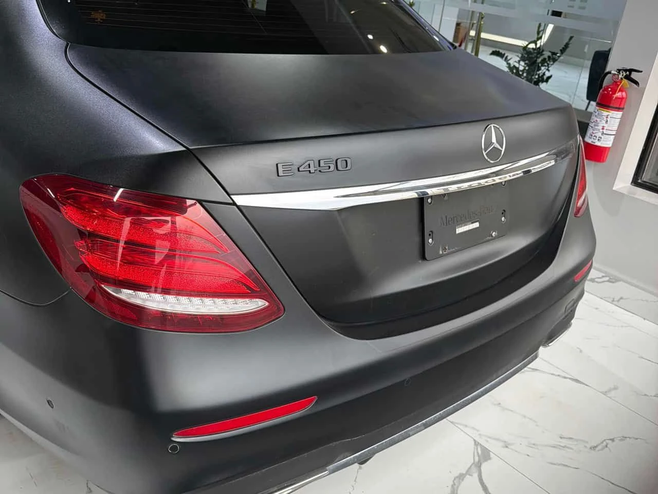 Mercedes-Benz E 450 | DISTRONIC | BURMESTER | ПОДГРЕВ | CARFAX | , снимка 4 - Автомобили и джипове - 54655804