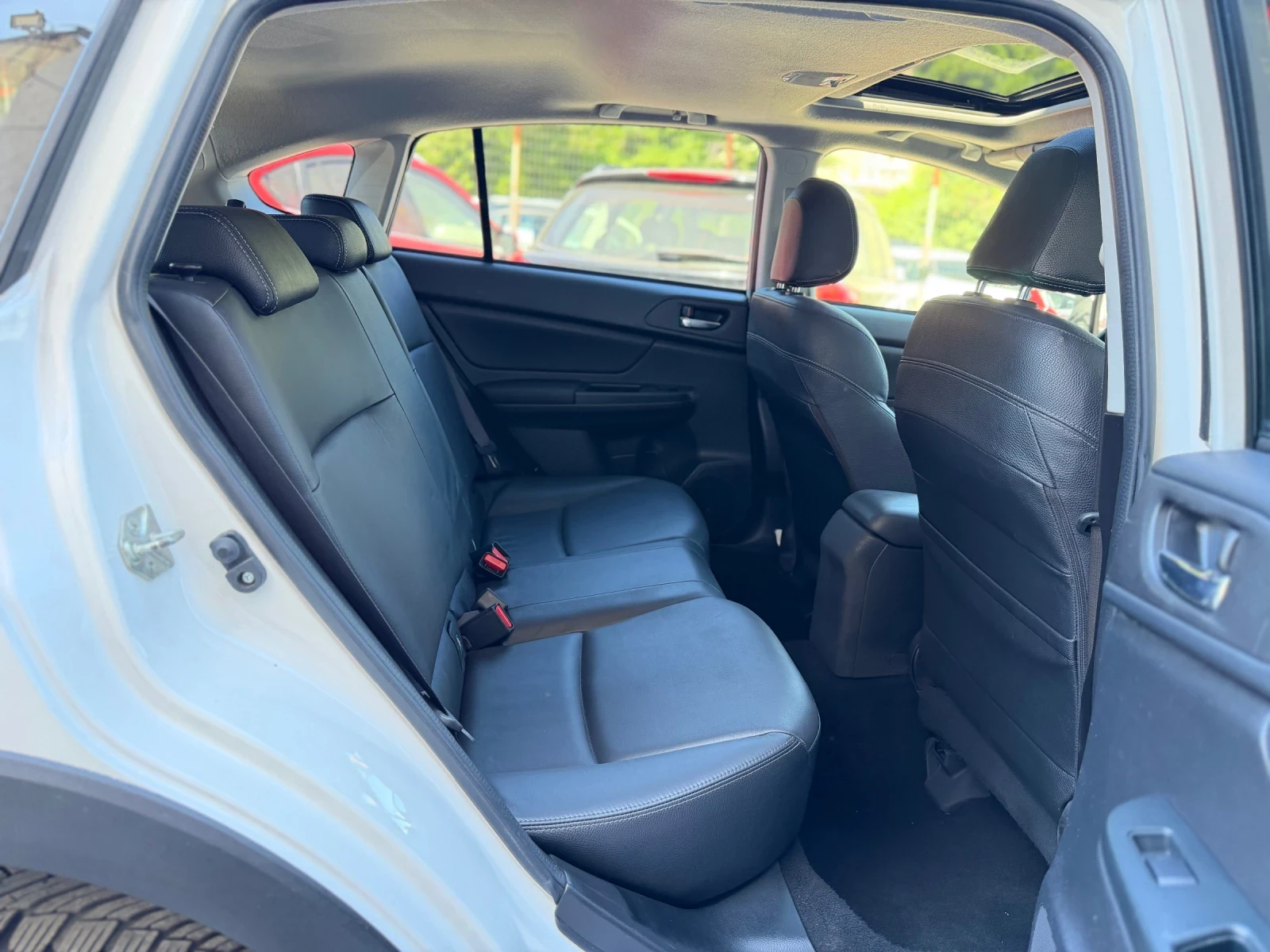 Subaru XV 2.0 EXECUTIVE , снимка 13 - Автомобили и джипове - 54719091