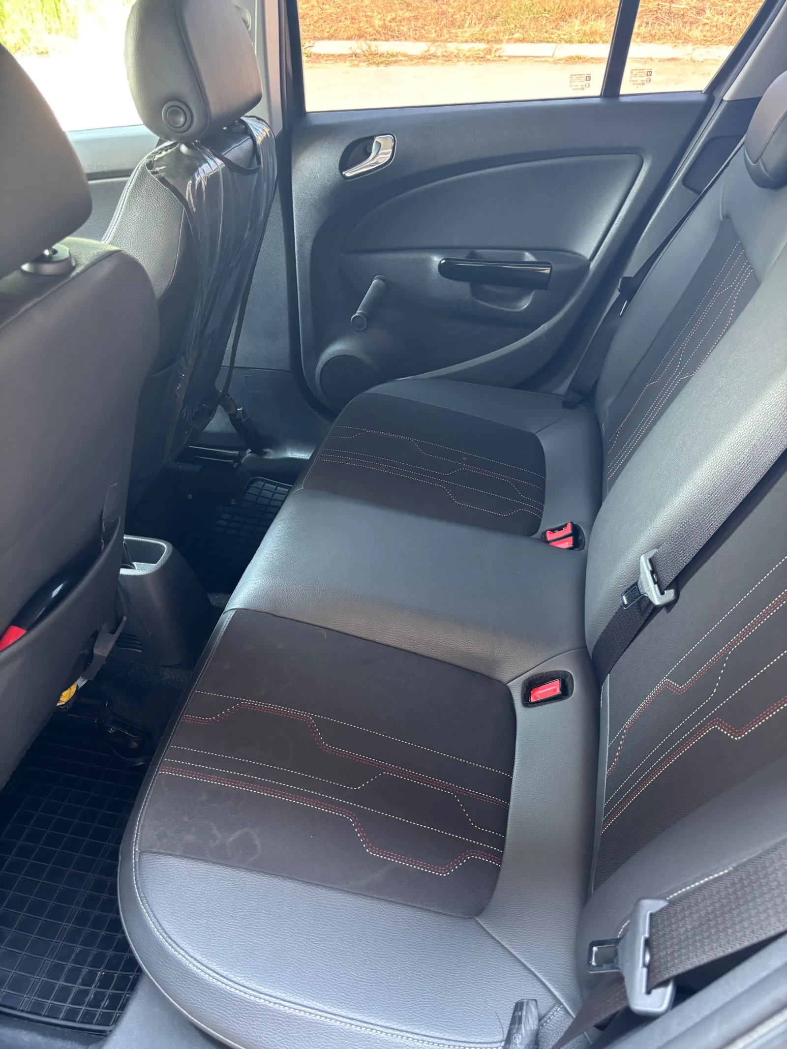 Opel Corsa 1.2 Бензин + заводска газова уредба, снимка 13 - Автомобили и джипове - 54825755