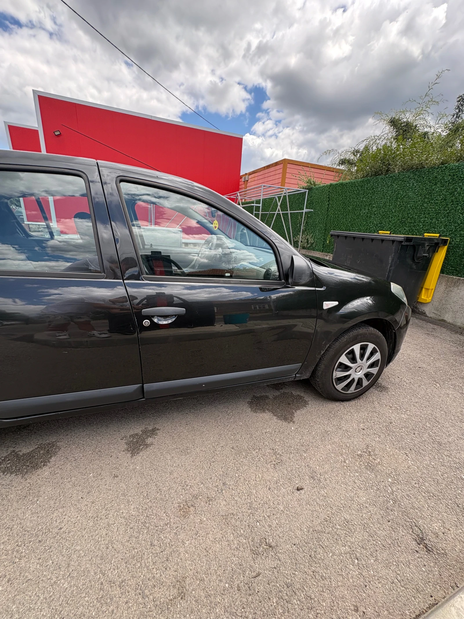Dacia Sandero 1.2i, снимка 2 - Автомобили и джипове - 55512002