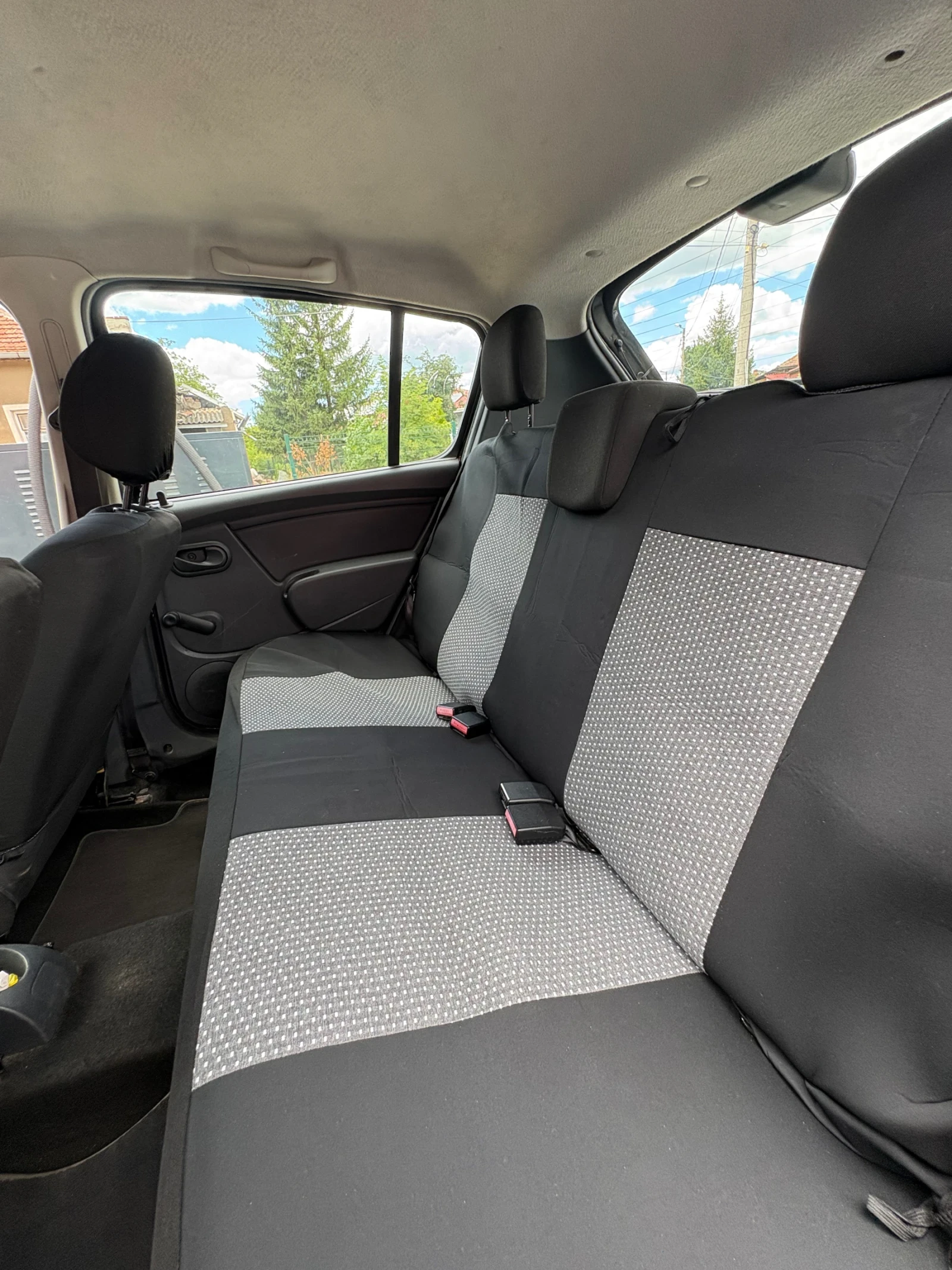 Dacia Sandero 1.2i, снимка 8 - Автомобили и джипове - 55512002