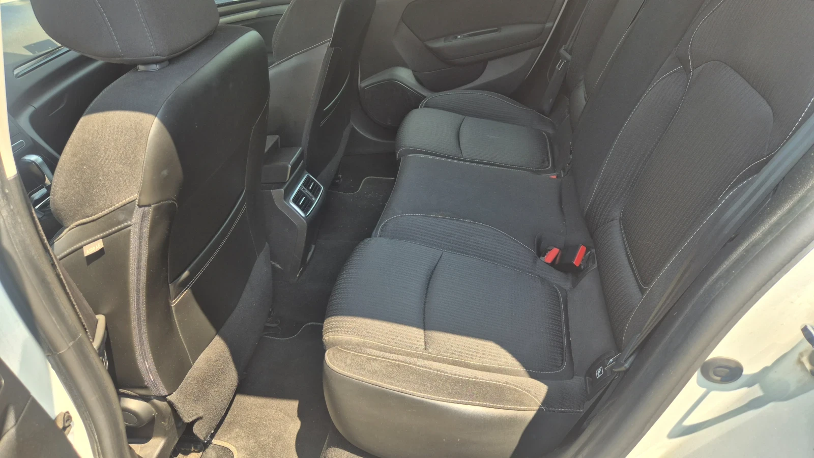 Renault Megane 1.5 DCI, снимка 10 - Автомобили и джипове - 55557125