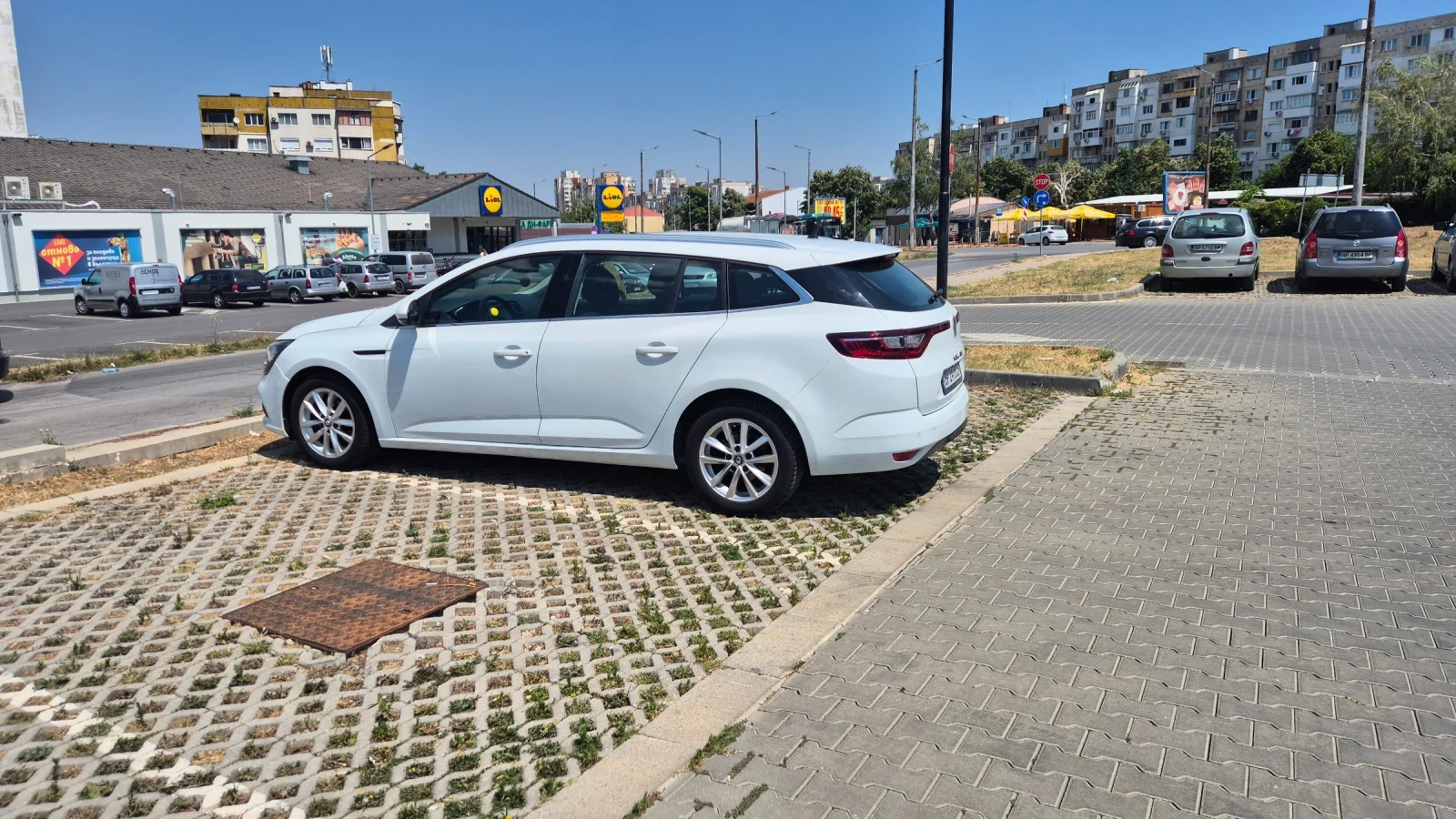 Renault Megane 1.5 DCI, снимка 13 - Автомобили и джипове - 55557125