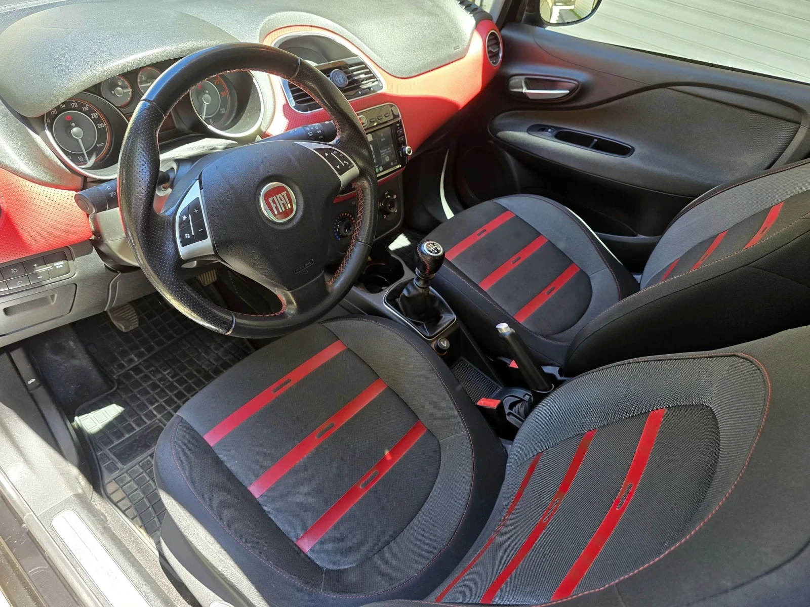 Fiat Punto Evo 1.4, снимка 10 - Автомобили и джипове - 55640355