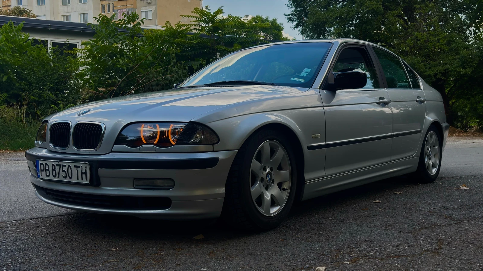 BMW 320