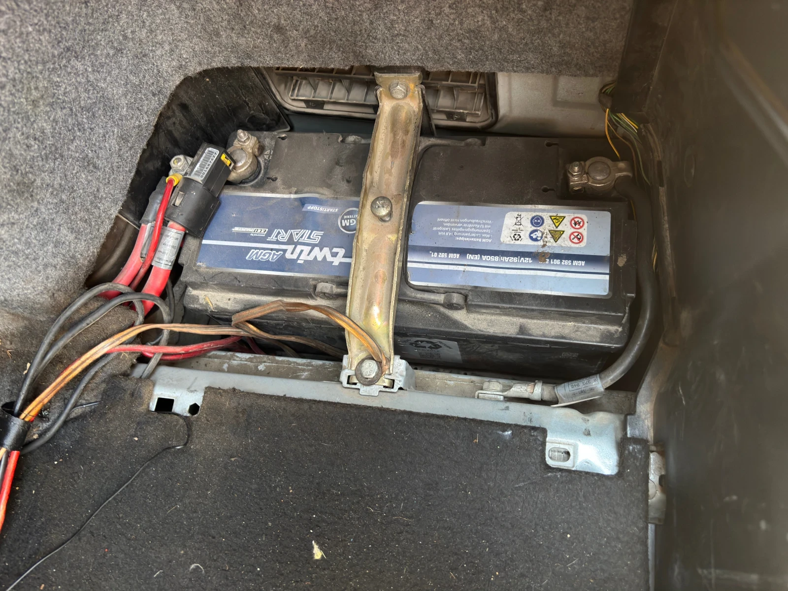 BMW 320, снимка 8 - Автомобили и джипове - 55959712