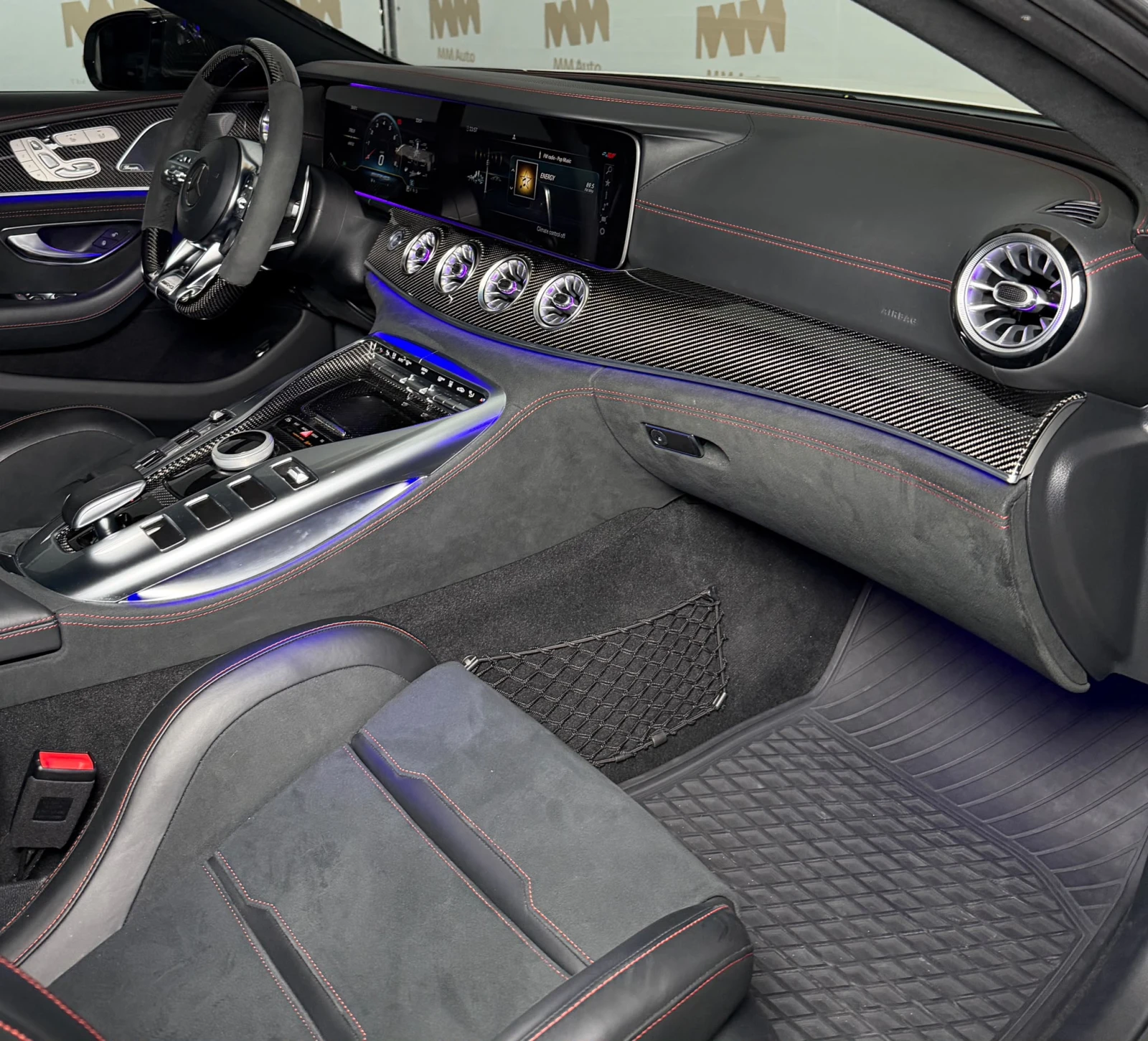 Mercedes-Benz AMG GT 63s* 4Matic* Ceramic* AERO* Carbon* HuD* Pano, снимка 12 - Автомобили и джипове - 56214799