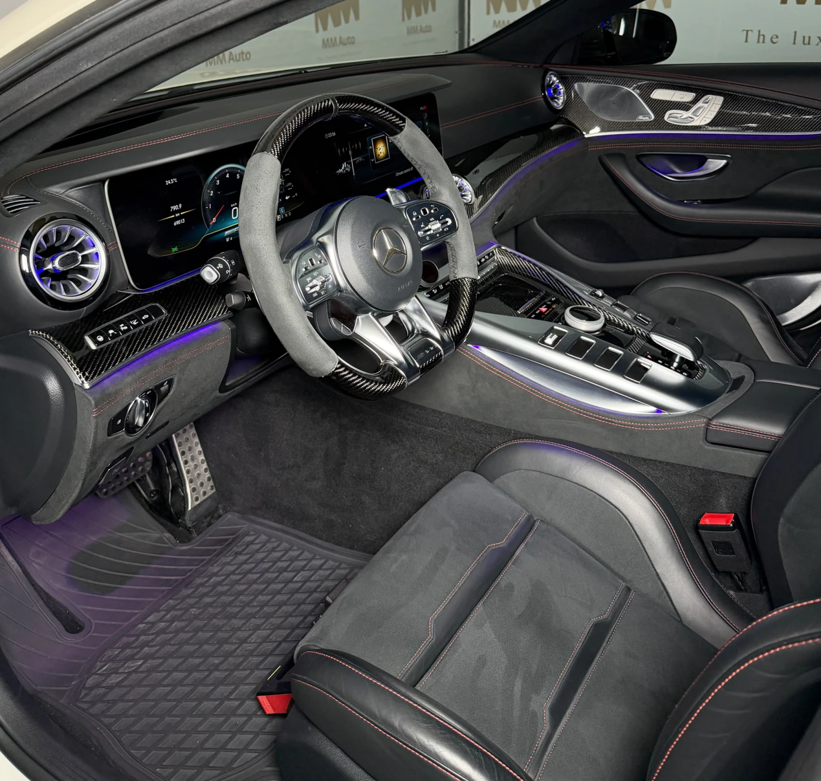 Mercedes-Benz AMG GT 63s* 4Matic* Ceramic* AERO* Carbon* HuD* Pano, снимка 9 - Автомобили и джипове - 56214799