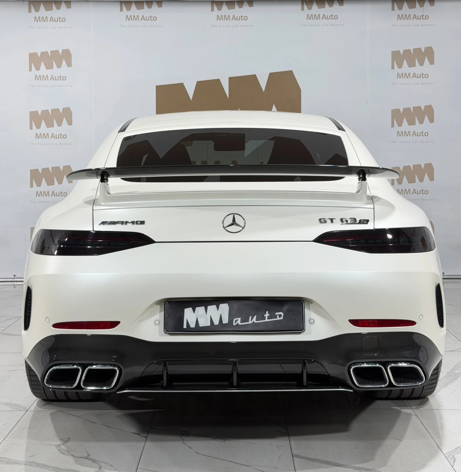 Mercedes-Benz AMG GT 63s* 4Matic* Ceramic* AERO* Carbon* HuD* Pano, снимка 4 - Автомобили и джипове - 56214799