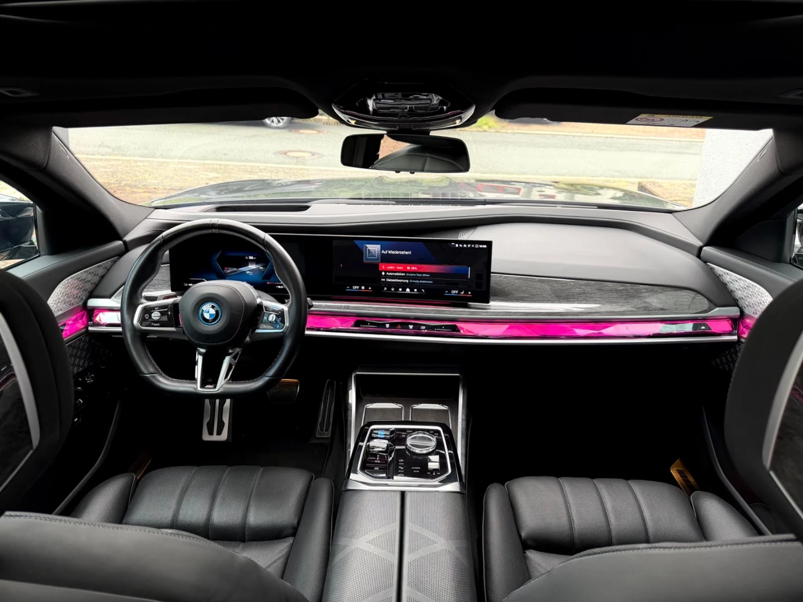 BMW i7 M70/xDrive/M PRO/360/SKY/TV/ICONIC GLOW/B&WDIAMOND | Mobile.bg � ����������� 9