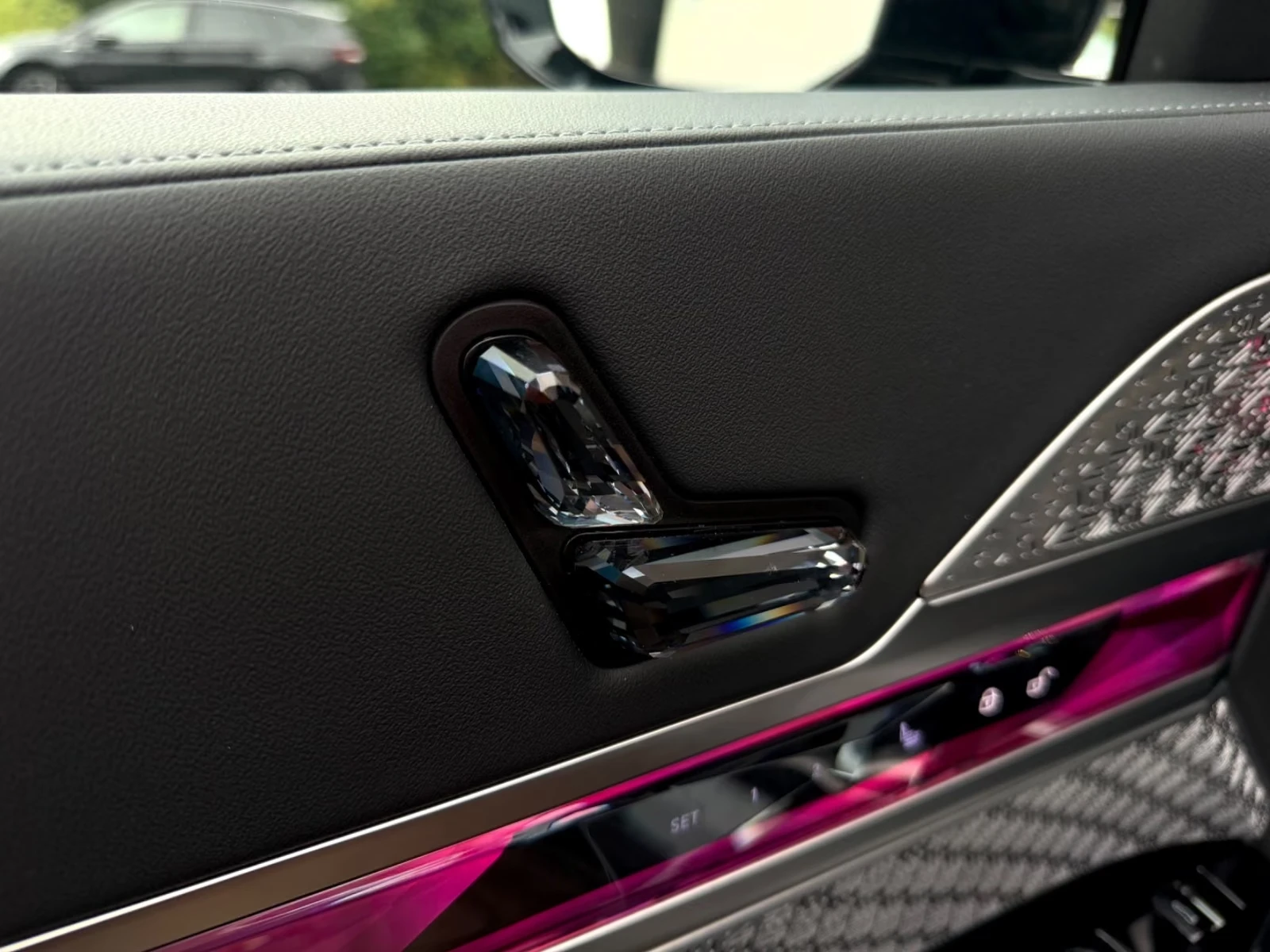 BMW i7 M70/xDrive/M PRO/360/SKY/TV/ICONIC GLOW/B&WDIAMOND | Mobile.bg � ����������� 13