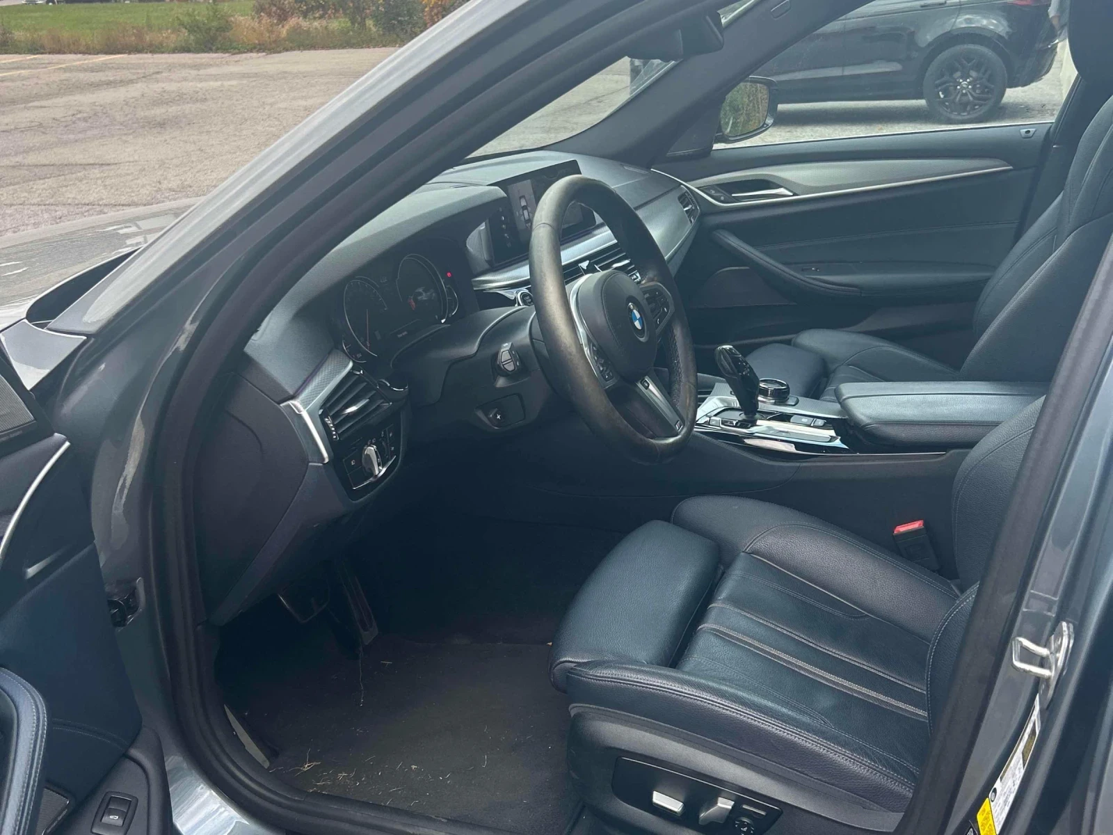 BMW 530 xDrive* M-pack* 360* �������* H&K* Dist* �������*  | Mobile.bg � ����������� 7