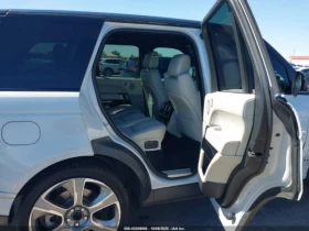 Land Rover Range rover  5.0L V8 SUPERCHARGED CARFAX АВТО КРЕДИТ  - 32800 лв. / 16770.37 € - 93252568 12