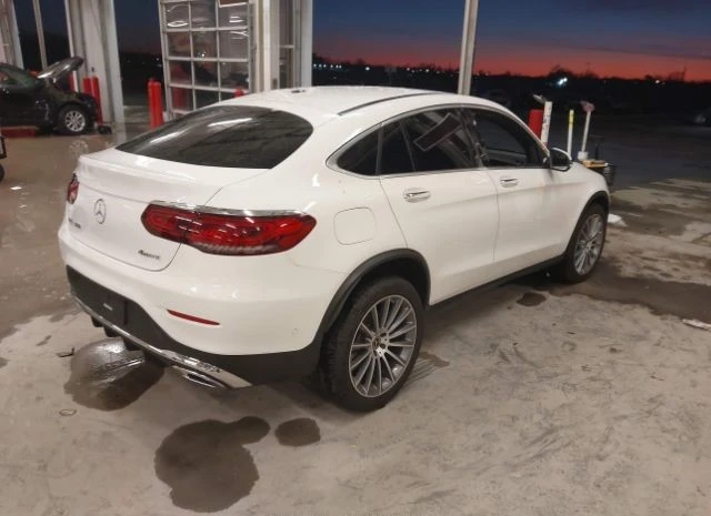 Mercedes-Benz GLC 300 Coupe* 4MATIC* AMG-Pack* LED* Burmester* Digital* , снимка 3 - Автомобили и джипове - 49505939