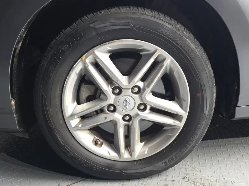 Hyundai Kona 1.6 - САМО 30% АВАНС, снимка 5 - Автомобили и джипове - 56305022
