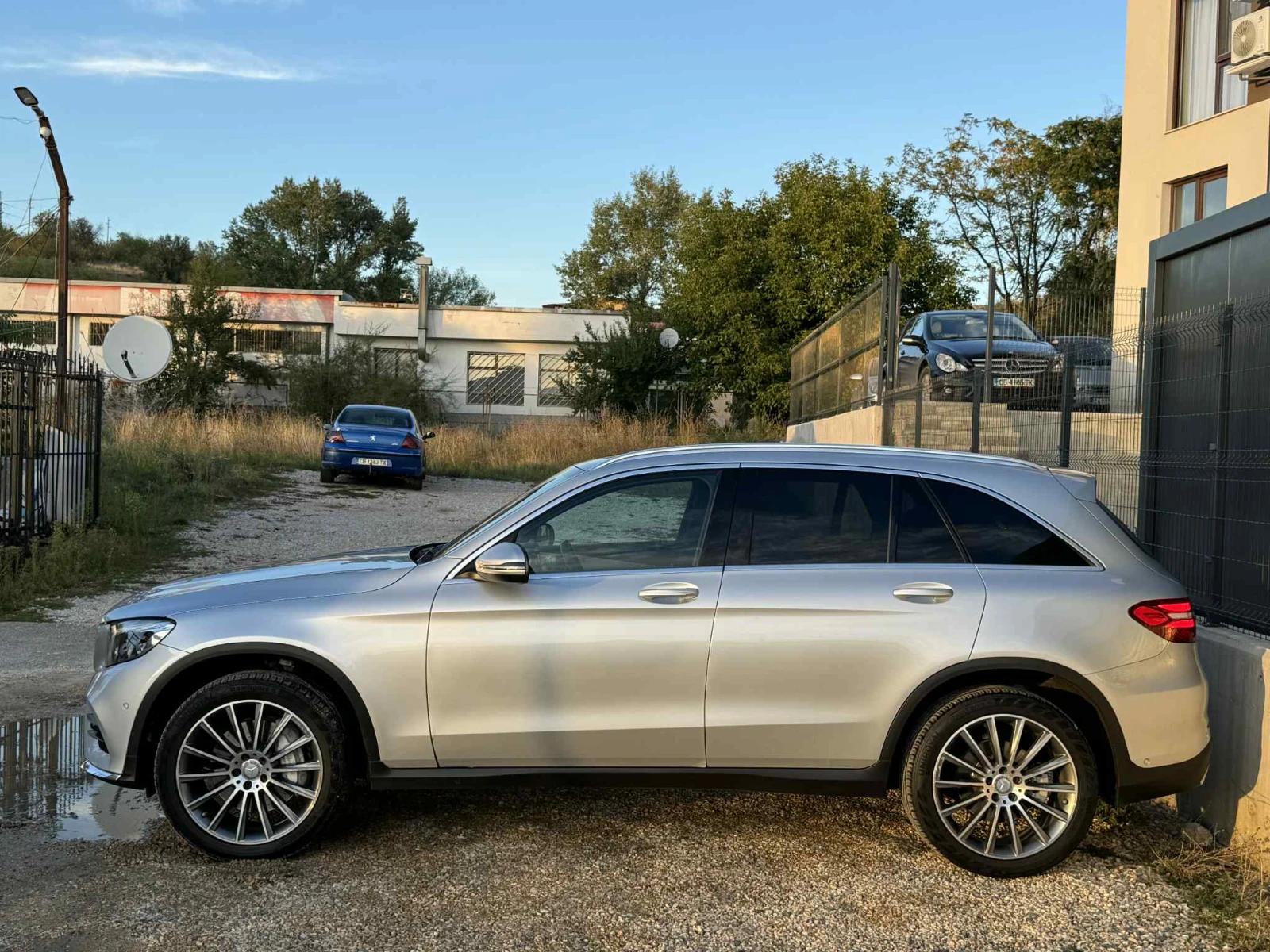Mercedes-Benz GLC 250 D* AMG* 9G* PANO* HEADUP* FULL*  - изображение 5