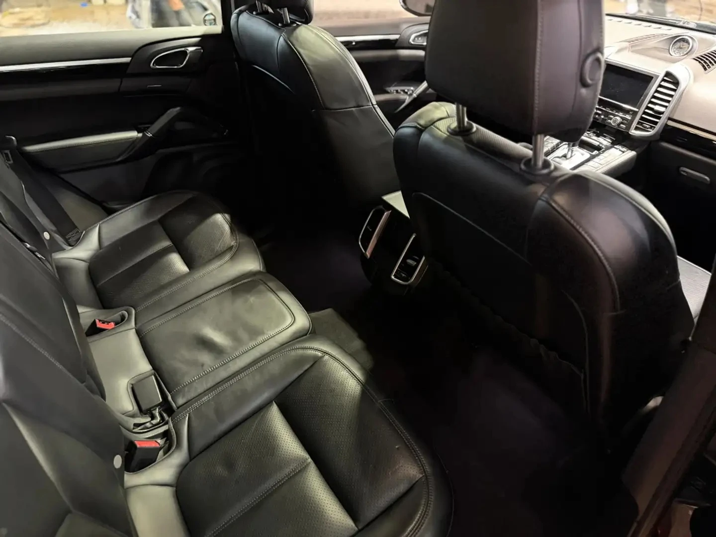 Porsche Cayenne PLATINUM EDITION / ОБДУХ / ПОДГРЕВИ / ПАНО / BOSE, снимка 16 - Автомобили и джипове - 54987338