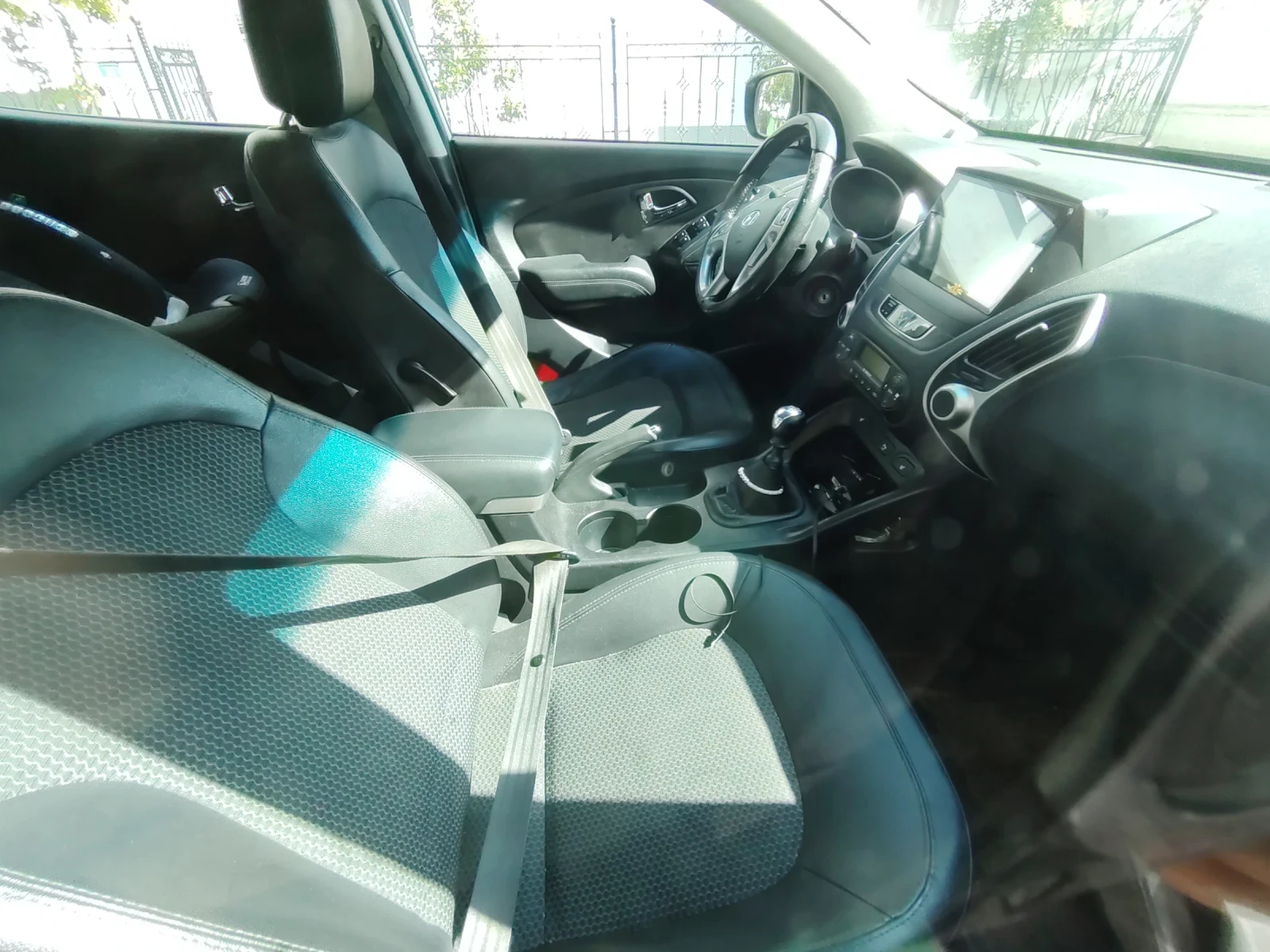 Hyundai IX35, снимка 2 - Автомобили и джипове - 55428994