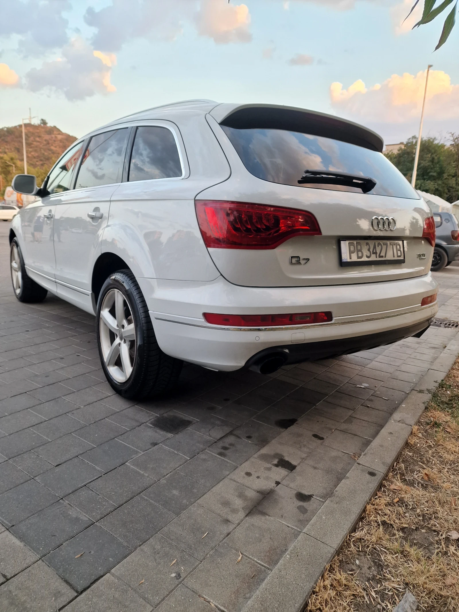 Audi Q7, снимка 3 - Автомобили и джипове - 55828997