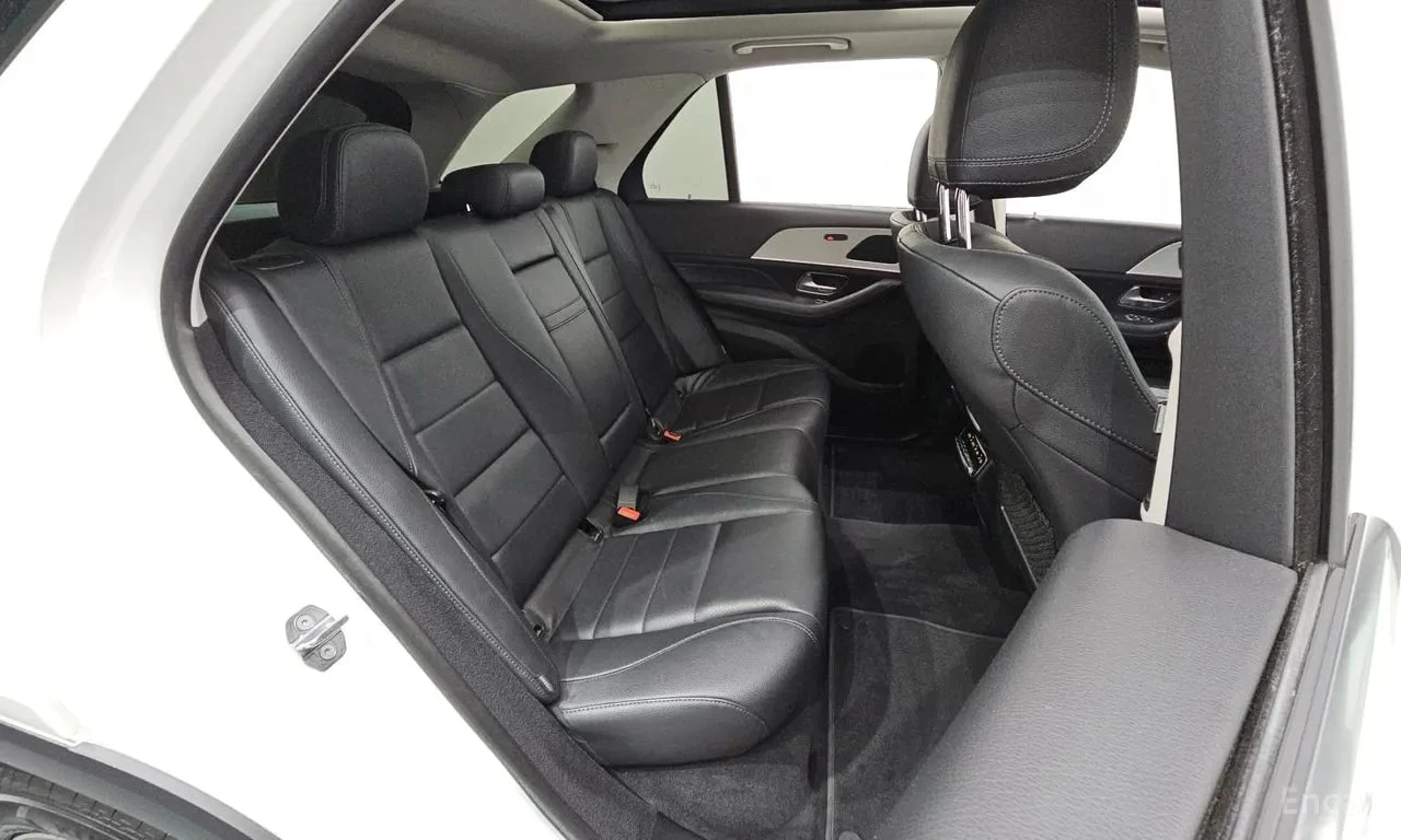 Mercedes-Benz GLE 300 * ЦЕНА ДО БЪЛГАРИЯ С ВСИЧКИ ТАКСИ * , снимка 11 - Автомобили и джипове - 56096680