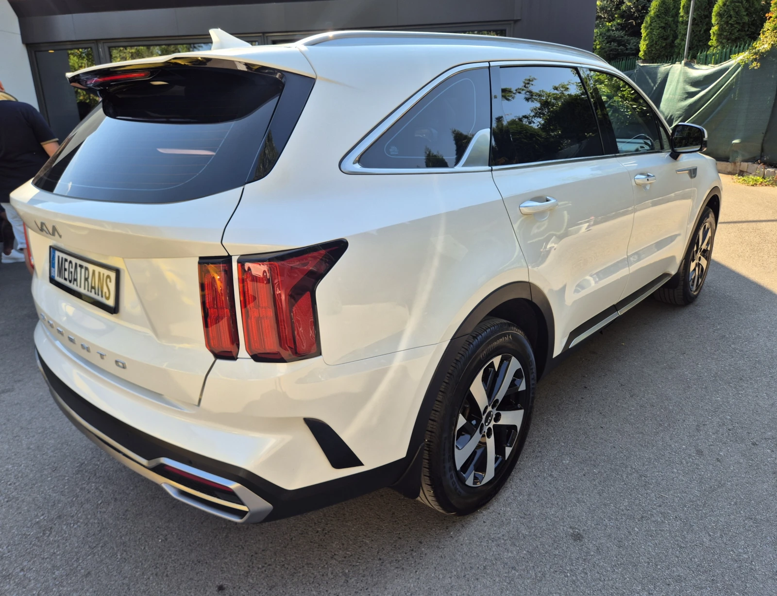 Kia Sorento 2.2 4X4 CRDI - Наличен в БГ, снимка 3 - Автомобили и джипове - 56137801