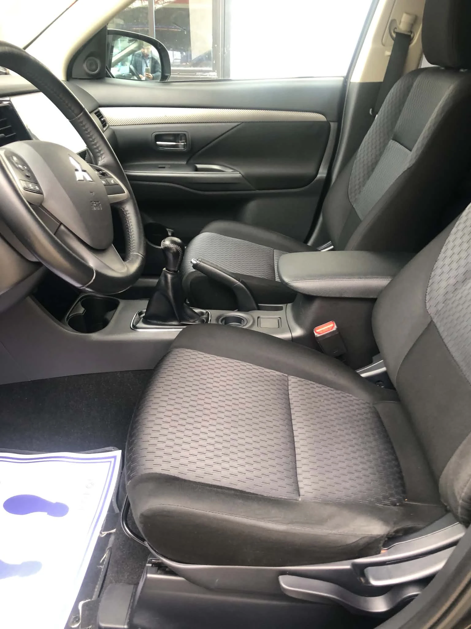 Mitsubishi Outlander, снимка 4 - Автомобили и джипове - 56516786
