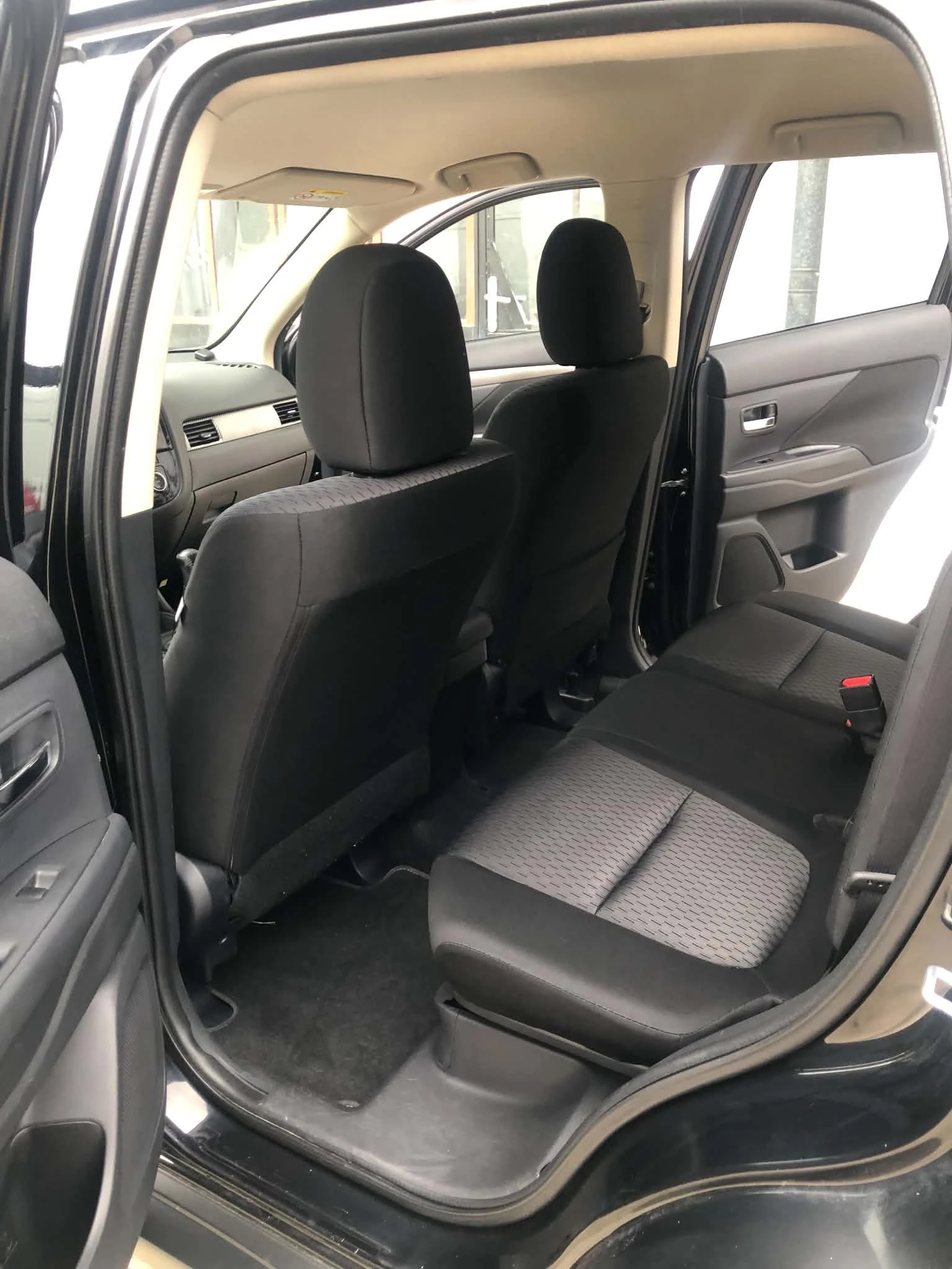 Mitsubishi Outlander, снимка 8 - Автомобили и джипове - 56516786