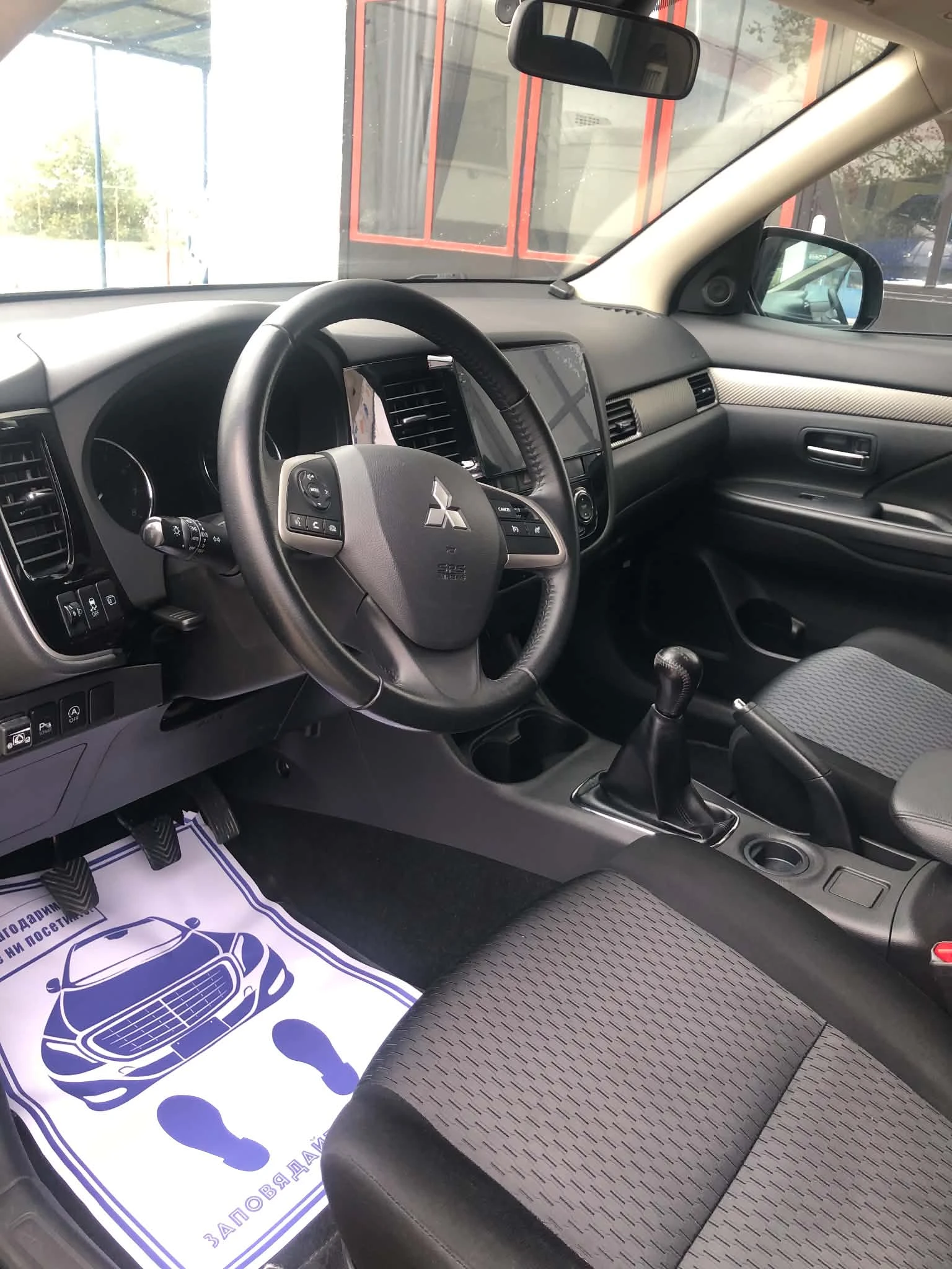 Mitsubishi Outlander, снимка 13 - Автомобили и джипове - 56516786