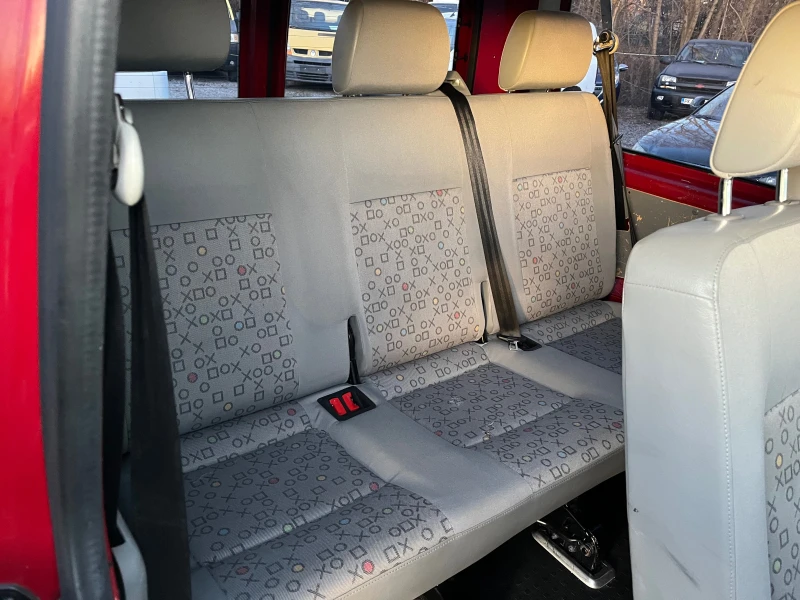 VW Transporter 2.5TDI, снимка 7 - Бусове и автобуси - 48117130