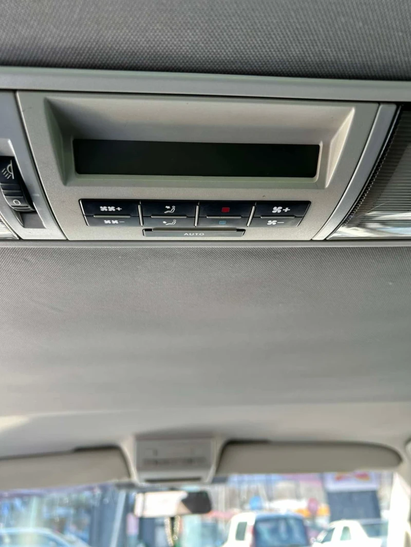 VW Multivan, снимка 12 - Бусове и автобуси - 53114141