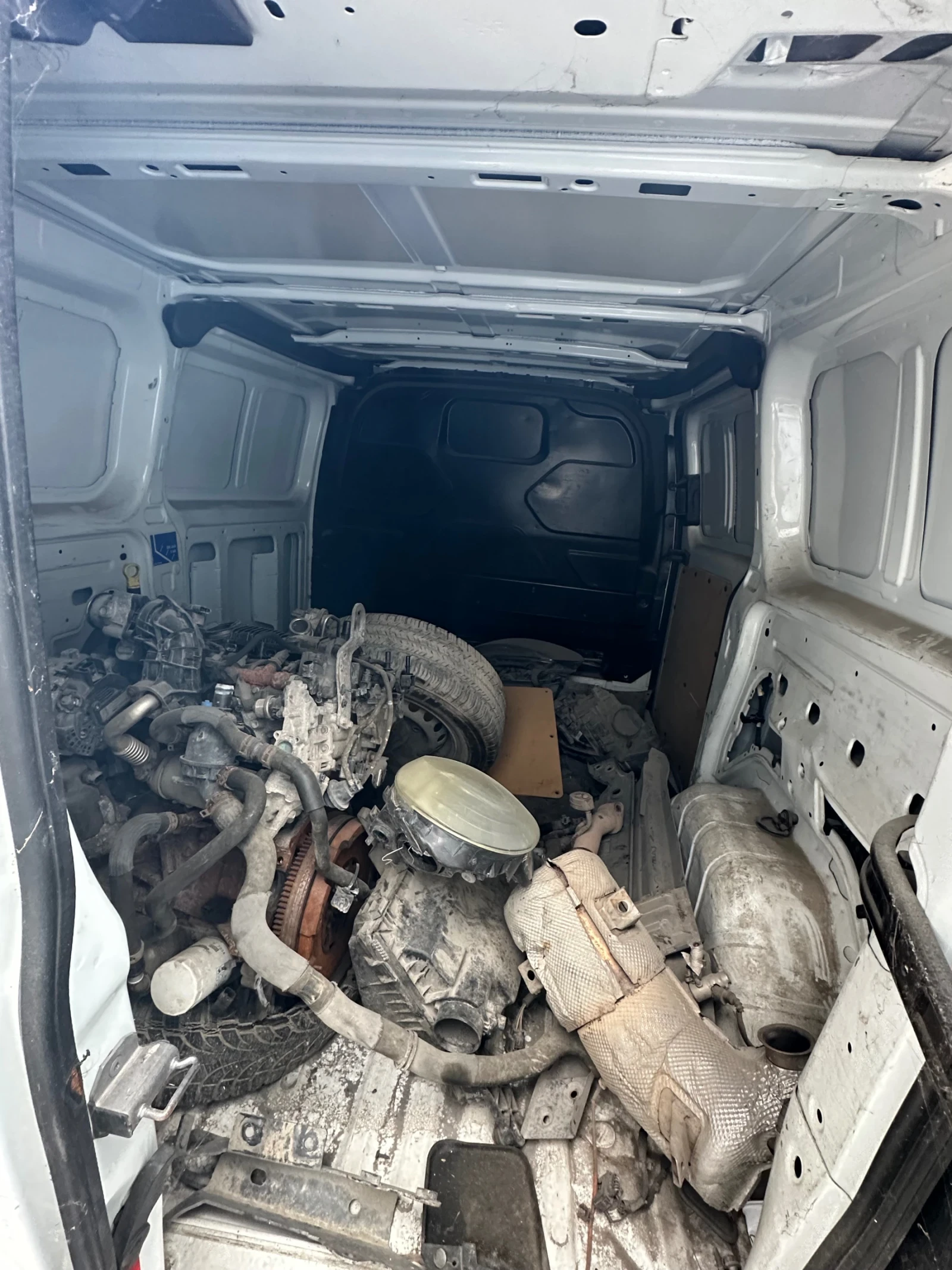 Ford Transit Custom 2.0tdi 140ks - изображение 4