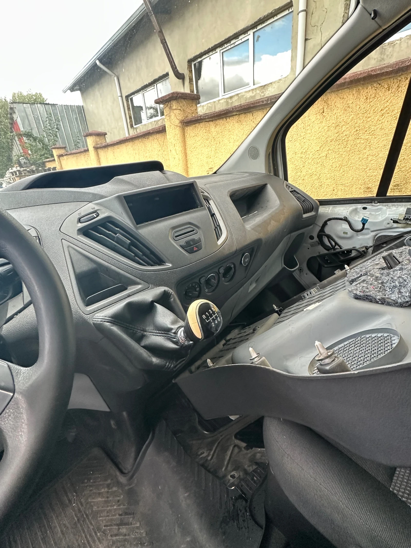Ford Transit Custom 2.0tdi 140ks - изображение 9