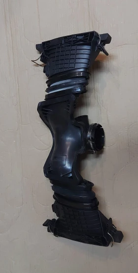 Лястовица за двигател  Мерцедес  Е 350/265 (258) к.с  OM 642858, снимка 2