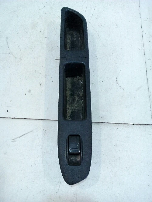 Копче ел.стъкло предно дясно Субару Форестър