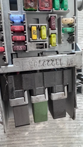Контролен Модул (Бушонно Табло BSI / BSM ) за Opel Astra - 13222786, снимка 2 - Части - 50378423