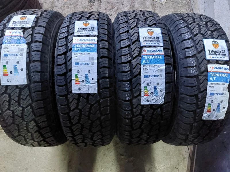 Гуми Всесезонни 235/70R16, снимка 1 - Гуми и джанти - 35994482