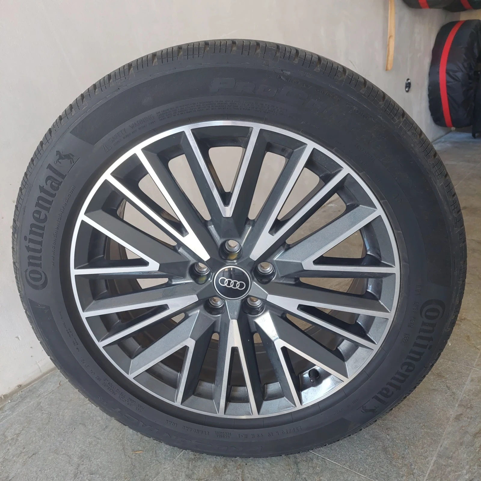 Гуми с джанти Continental 235/50R19