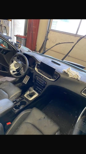 Kia XCeed PLUG IN HYBRID, снимка 2